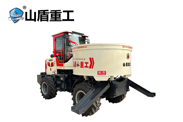 四驅(qū)平口攪拌車3200型